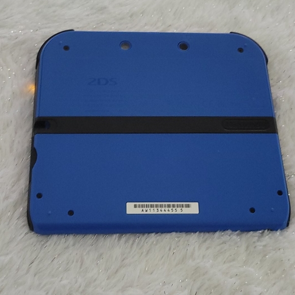 Nintendo 2DS Blue - Picture 4 of 4